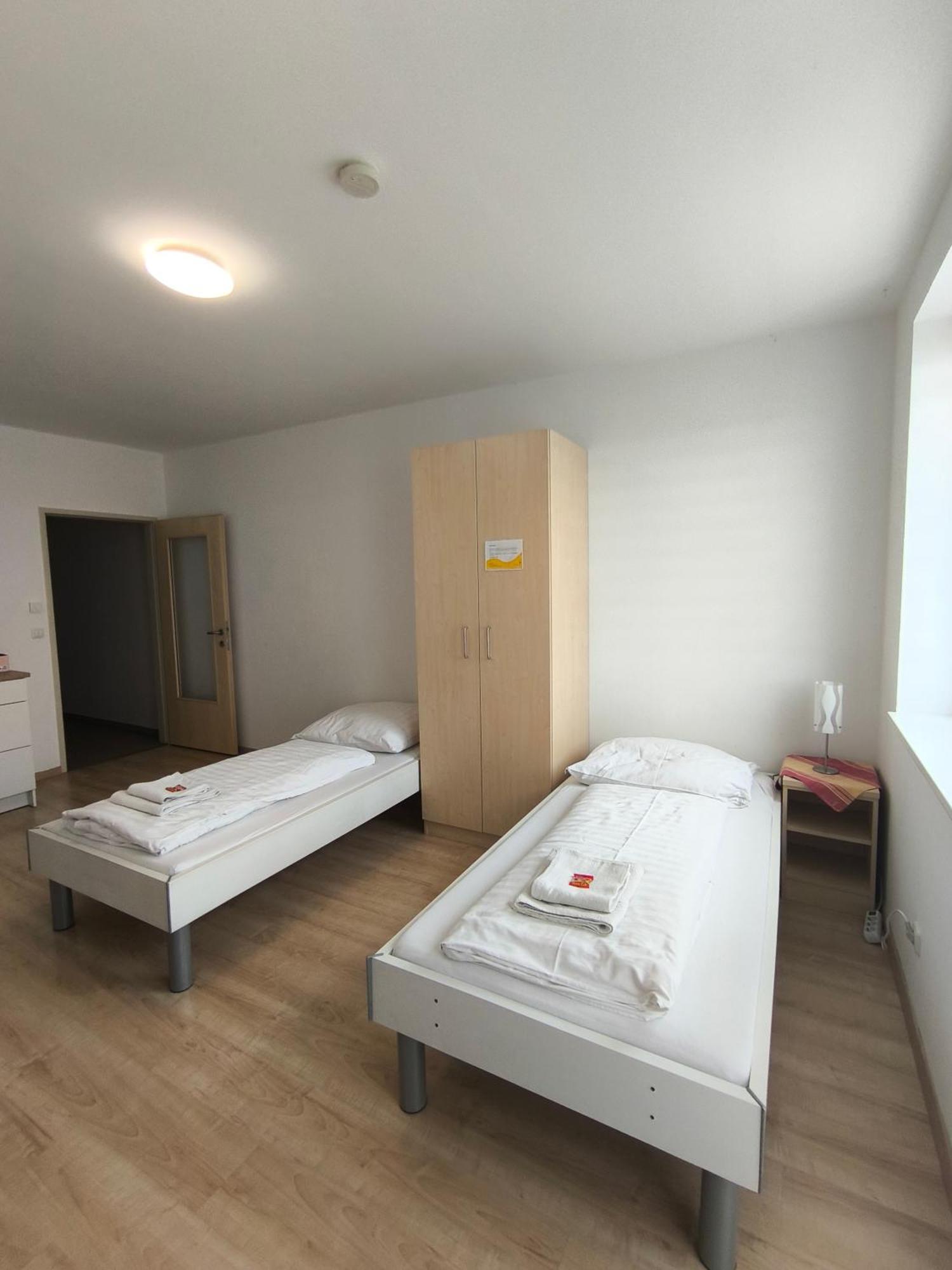 Hotel Schlafplatzl à Marchtrenk Extérieur photo